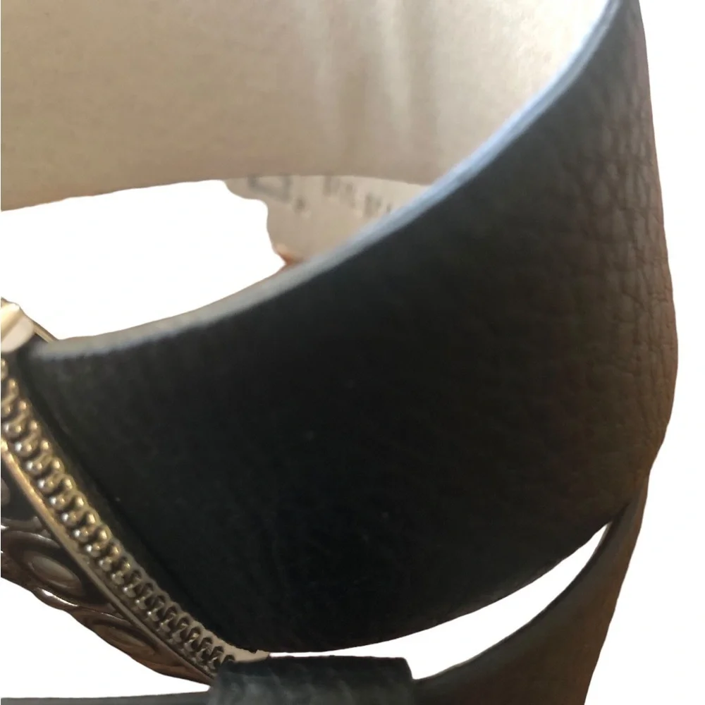 Chico’s Statement Silver Black Metal Buckle Adjustable Black Leather Belt M/L